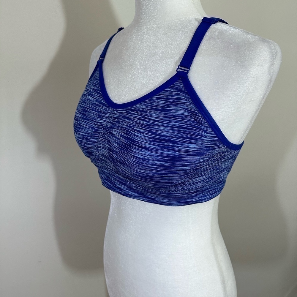 Leg3nd sz lg sports bra blue heather. Removable padding newer